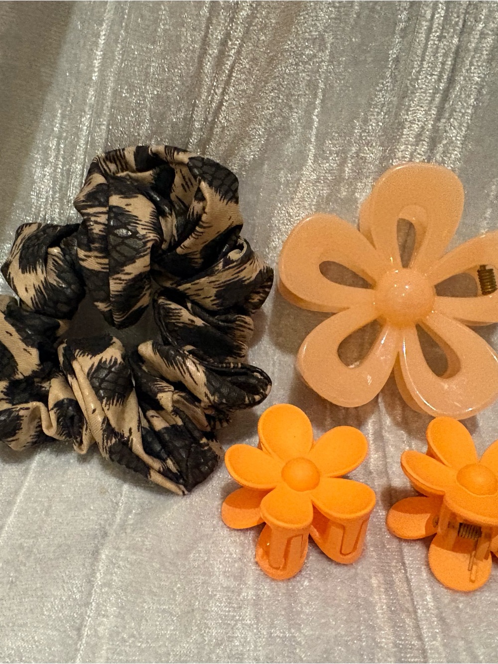 Peach Floral Clips and Scrunchie Set